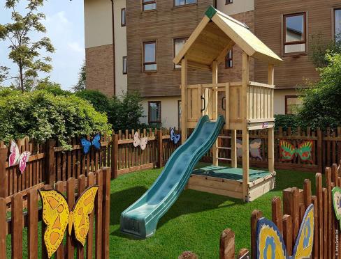 Childrens Climbing Frame For Public Use • Hy-land P2